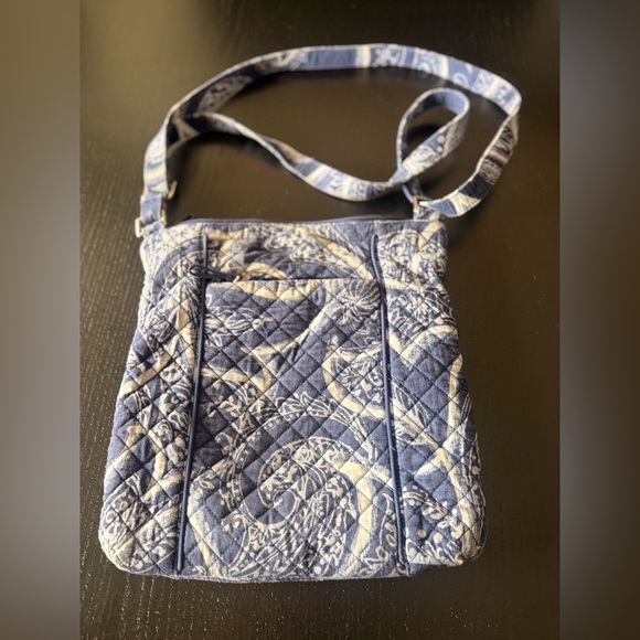 Vera Bradley Navy and Cream Quilted Crossbody Bag - Picture 11 of 14